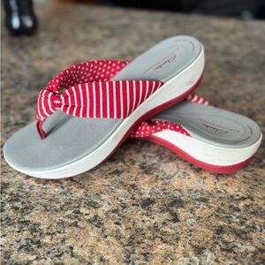 Clarks Cloudsteppers Red & White Striped Wedge Flip Flops | Size 8